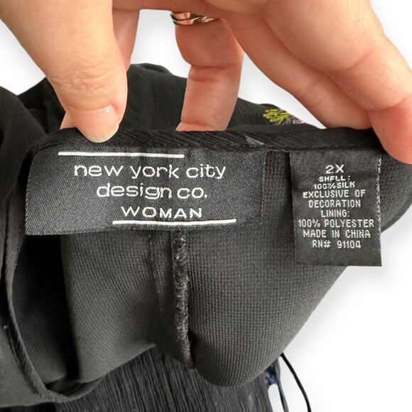 New York City Design Co Black 100% Silk Sheer Floral Trimmed Tunic Women's 2X - Picture 8 of 8